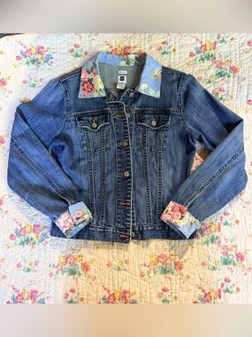 Gap Upcycled Floral-Trim Denim Jacket - Size M